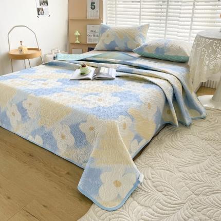 Mjuk quiltad sängäcke snygg design