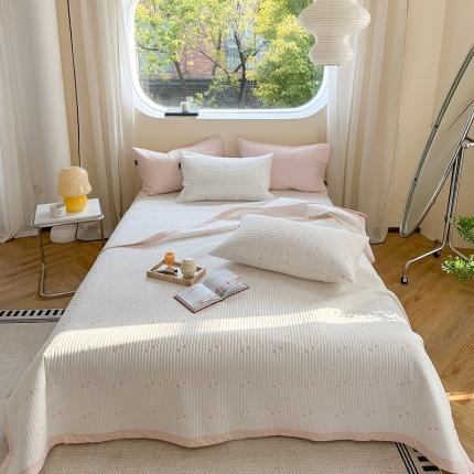 Quiltad sängbädd mysig elegant komfort